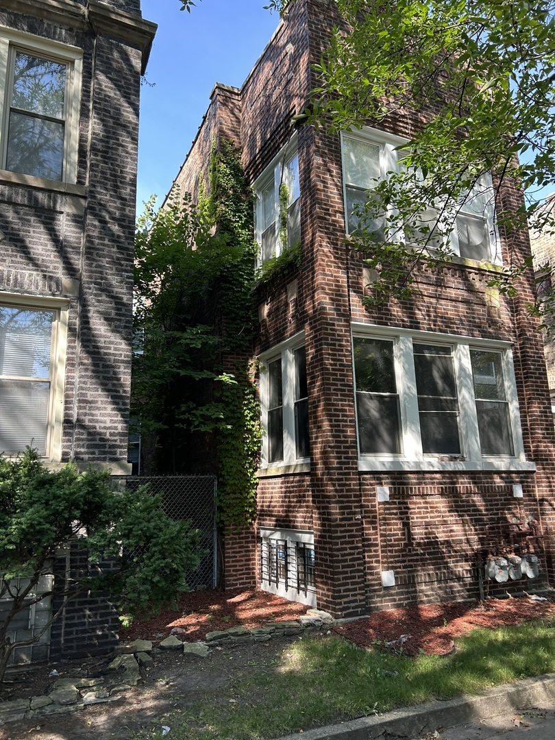 7428 S Rhodes Avenue, Chicago, IL 60619