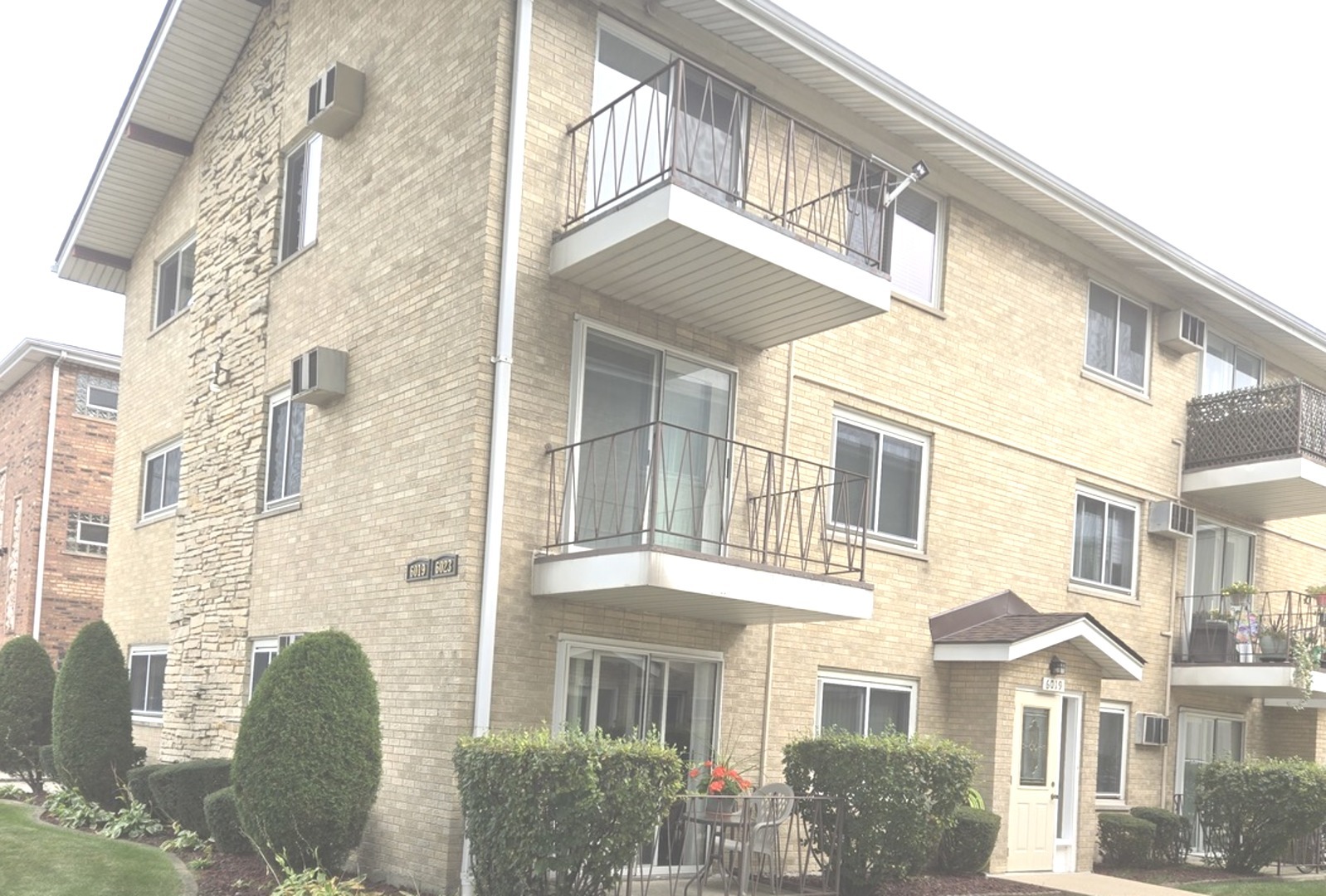 6019 W 64th Place #23-4, Chicago, IL 60638