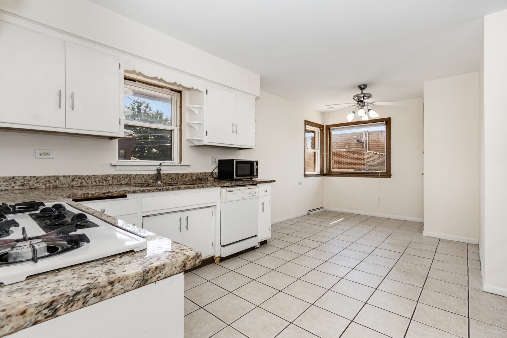 9310 S Claremont Avenue, Chicago, IL 60643