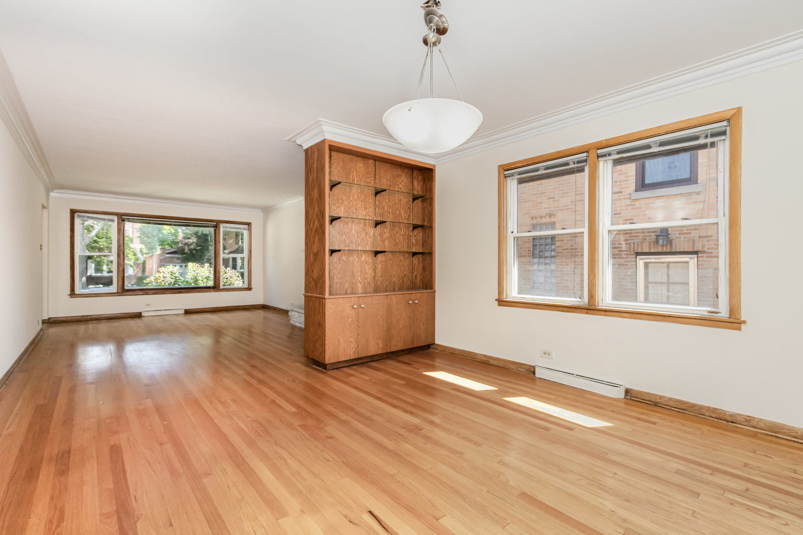 9310 S Claremont Avenue, Chicago, IL 60643