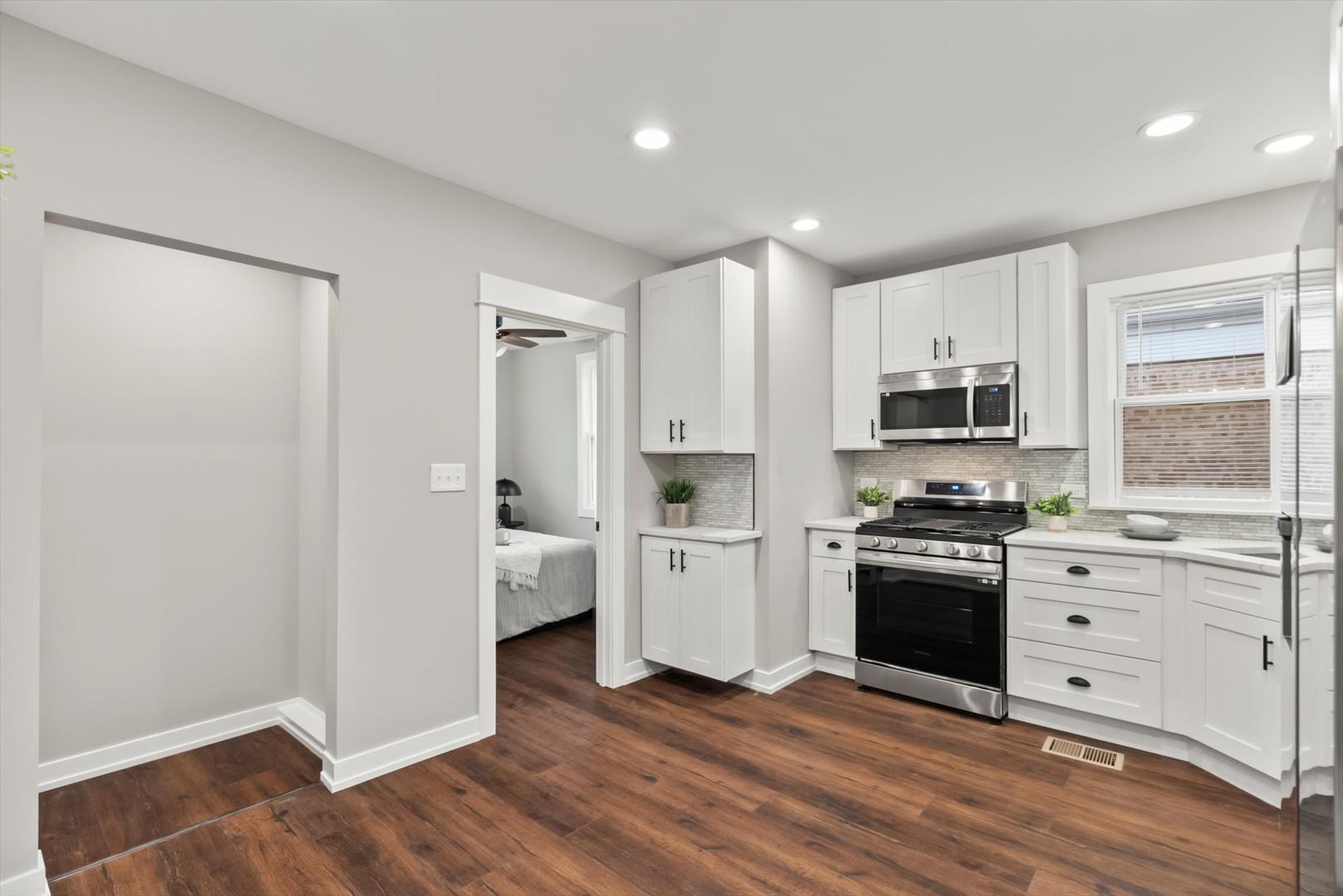 3734 Lombard Avenue, Berwyn, IL 60402