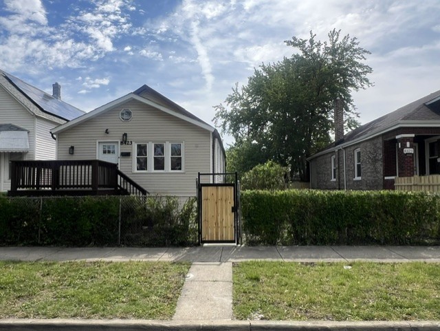 8423 S Carpenter Street, Chicago, IL 60620