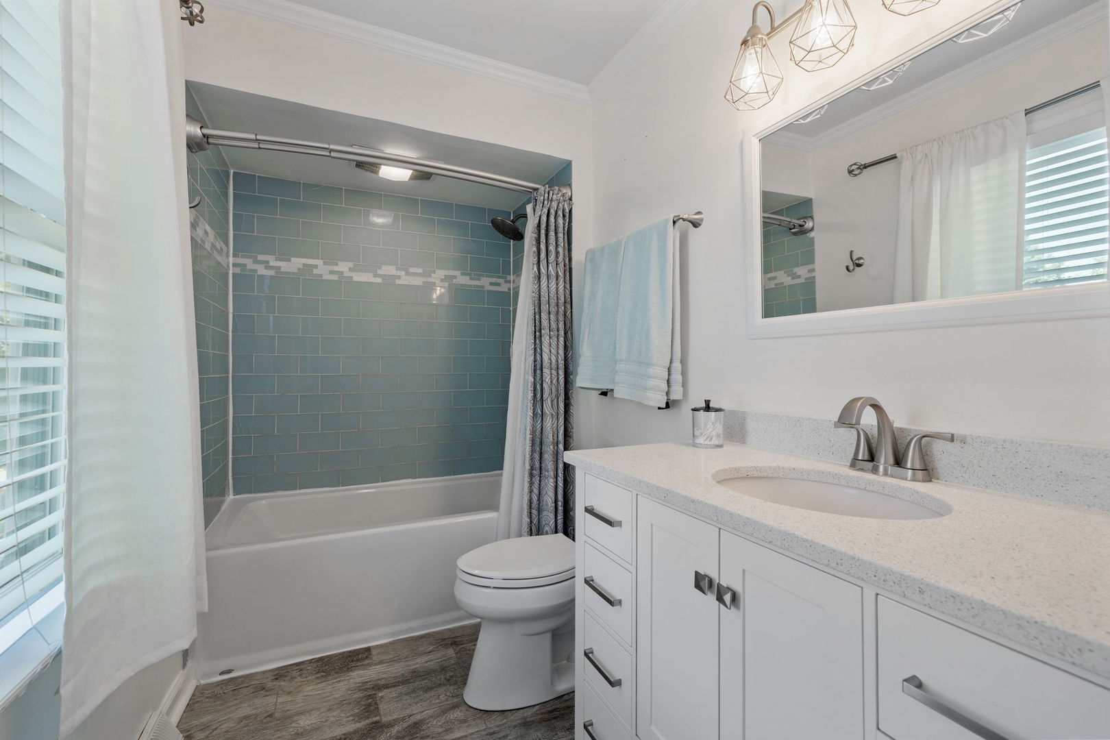 29W139 BARNES Avenue, West Chicago, IL 60185