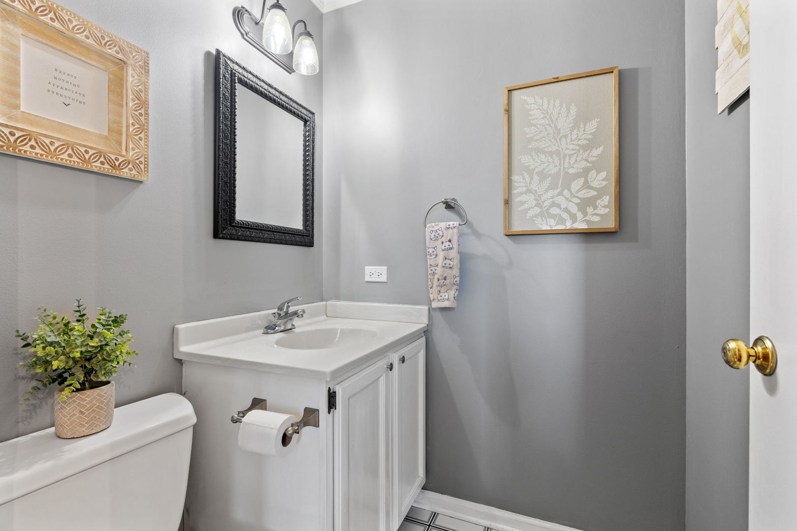 29W139 BARNES Avenue, West Chicago, IL 60185