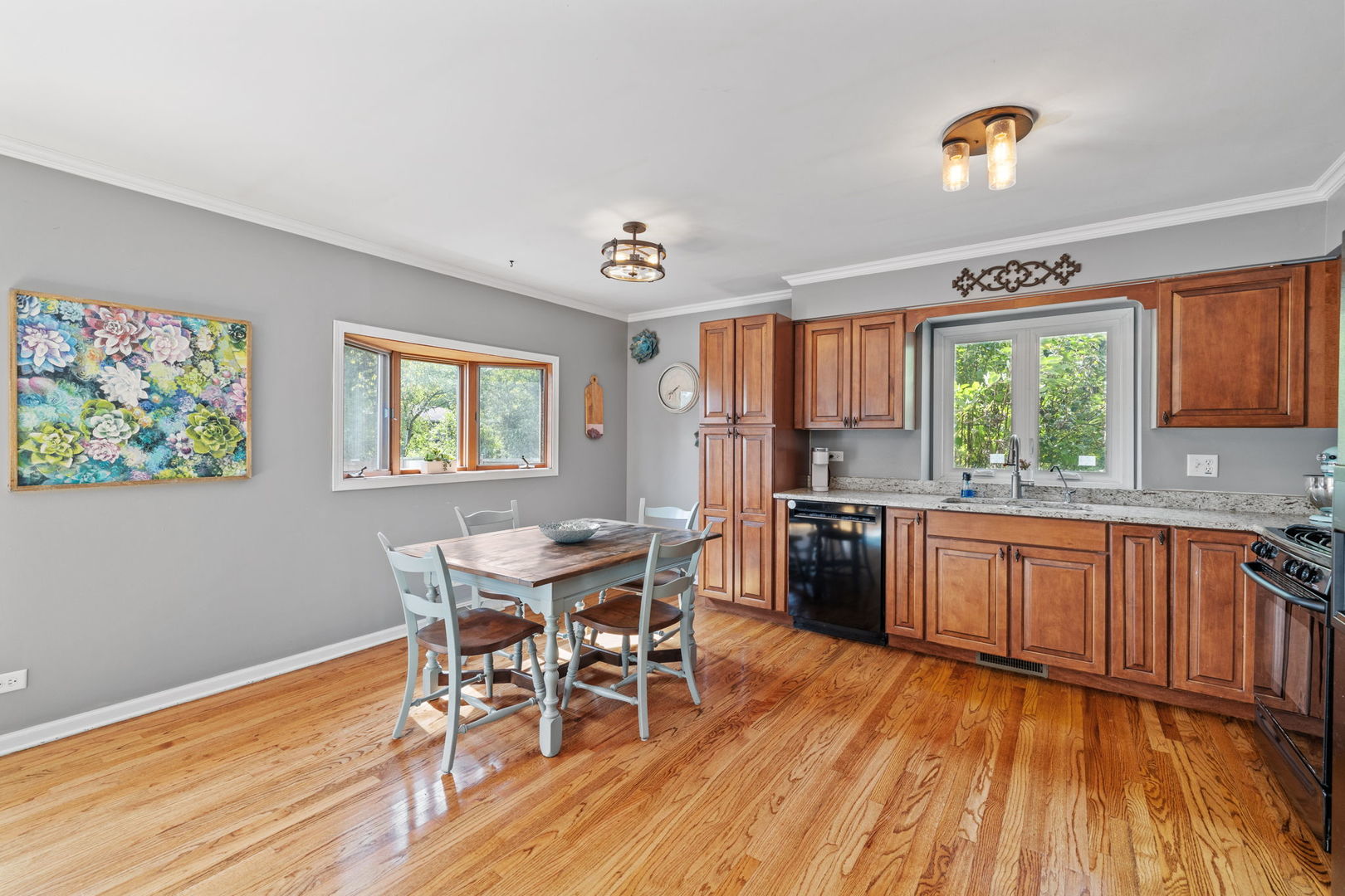 29W139 BARNES Avenue, West Chicago, IL 60185