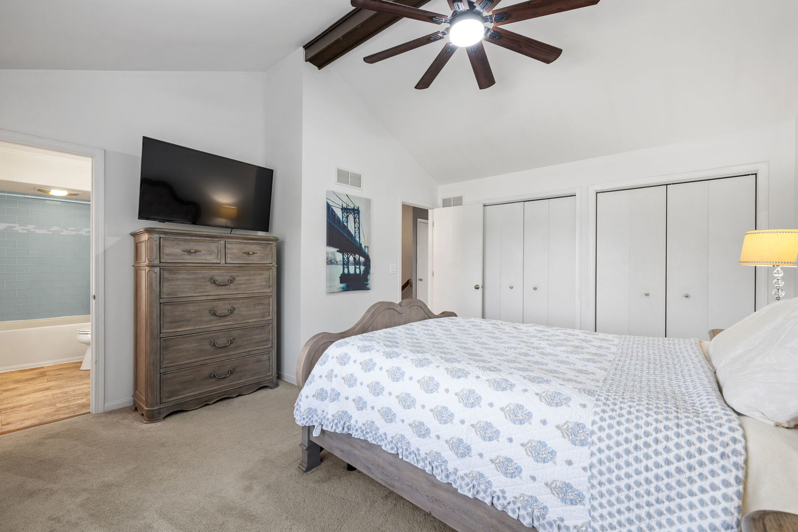 29W139 BARNES Avenue, West Chicago, IL 60185