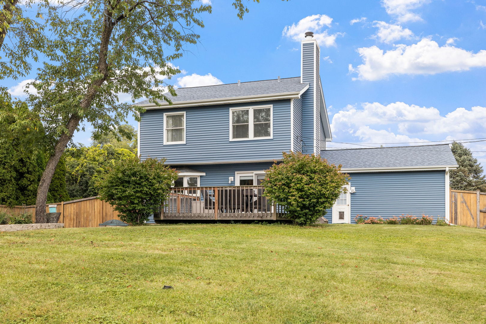 29W139 BARNES Avenue, West Chicago, IL 60185