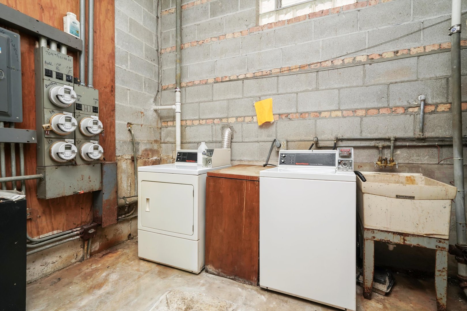 704 W 111th Street, Chicago, IL 60628