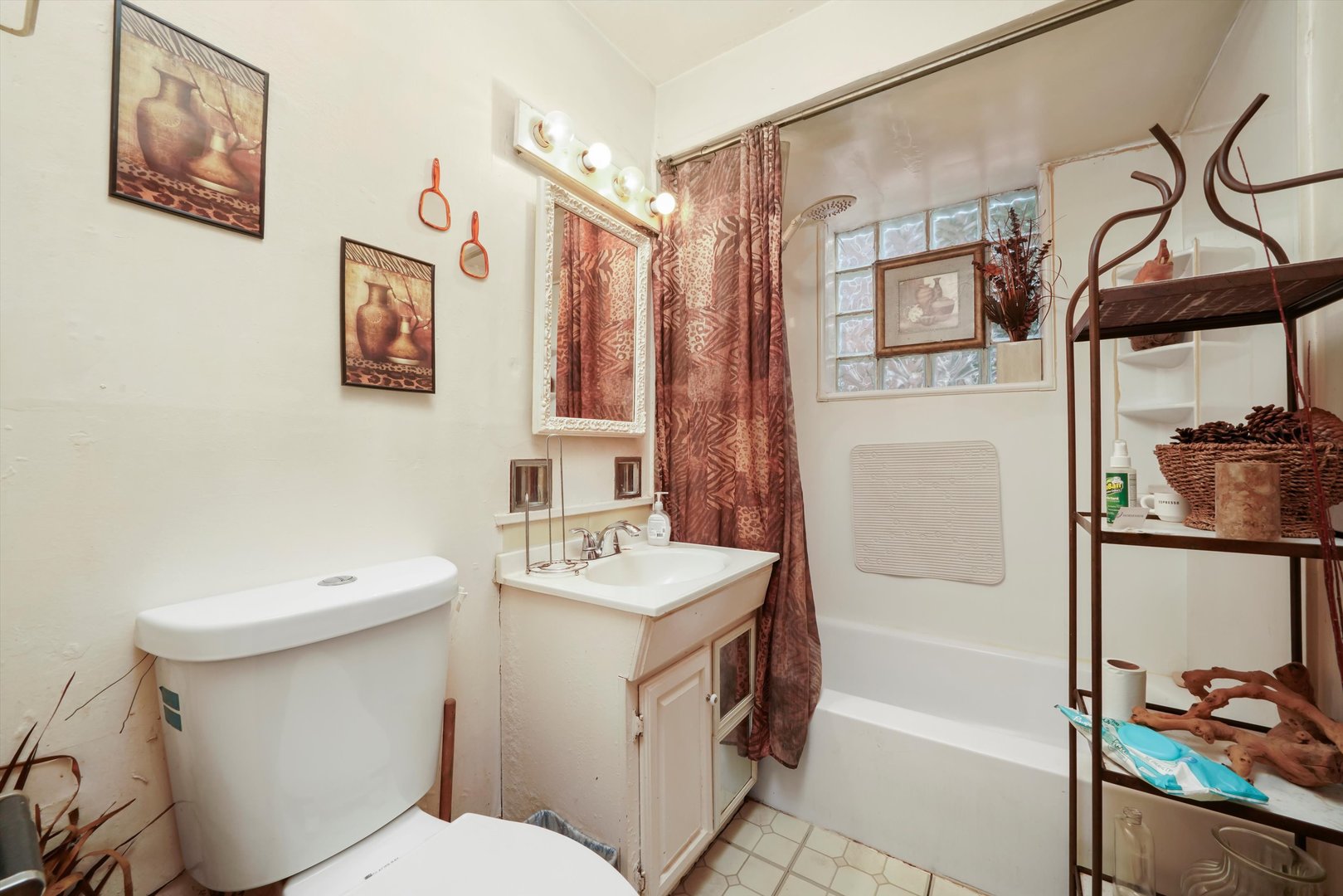 704 W 111th Street, Chicago, IL 60628