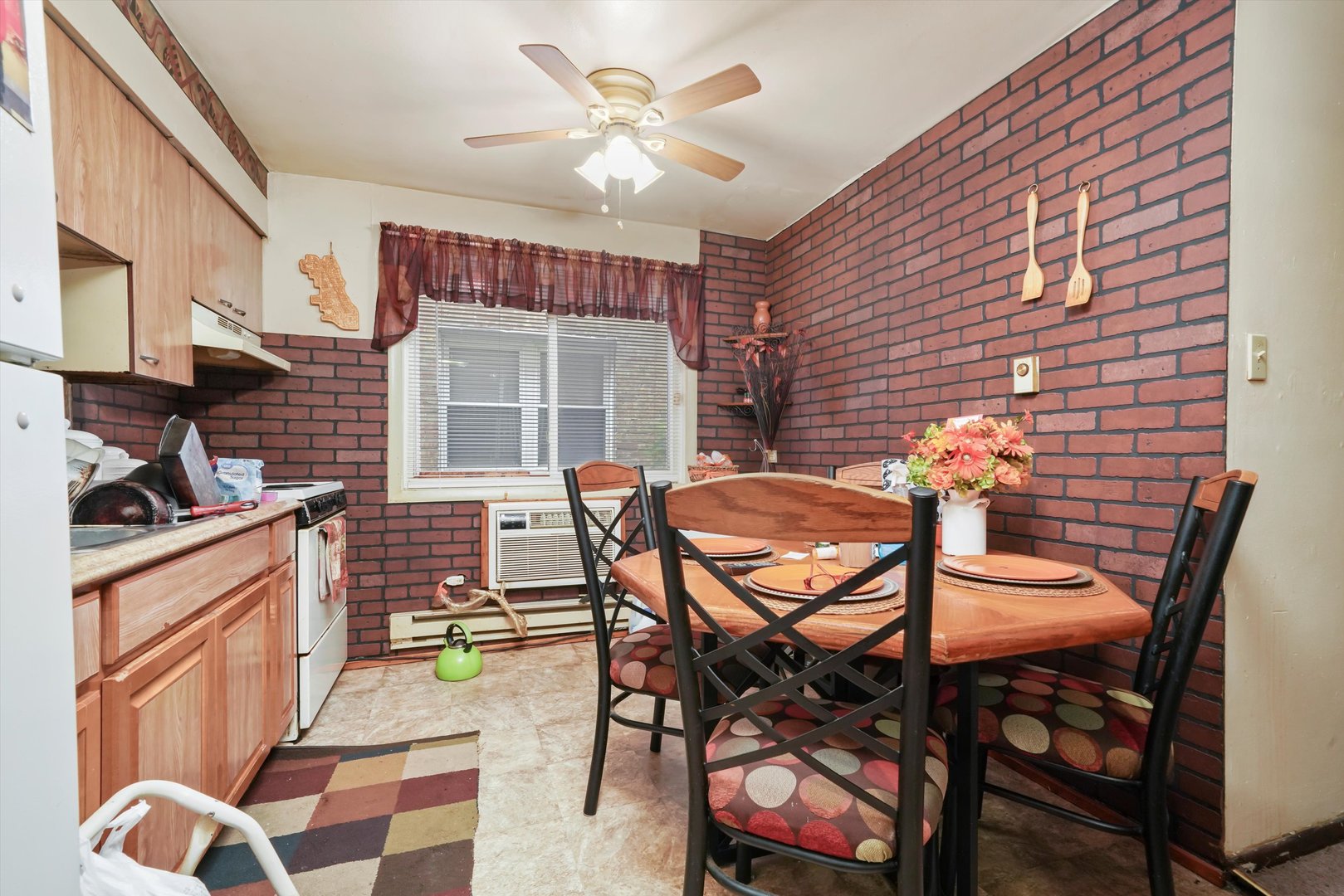 704 W 111th Street, Chicago, IL 60628