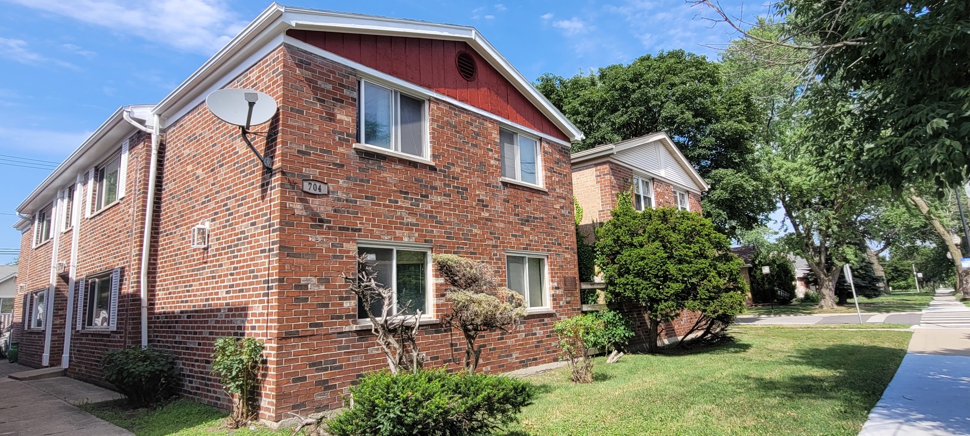 704 W 111th Street, Chicago, IL 60628