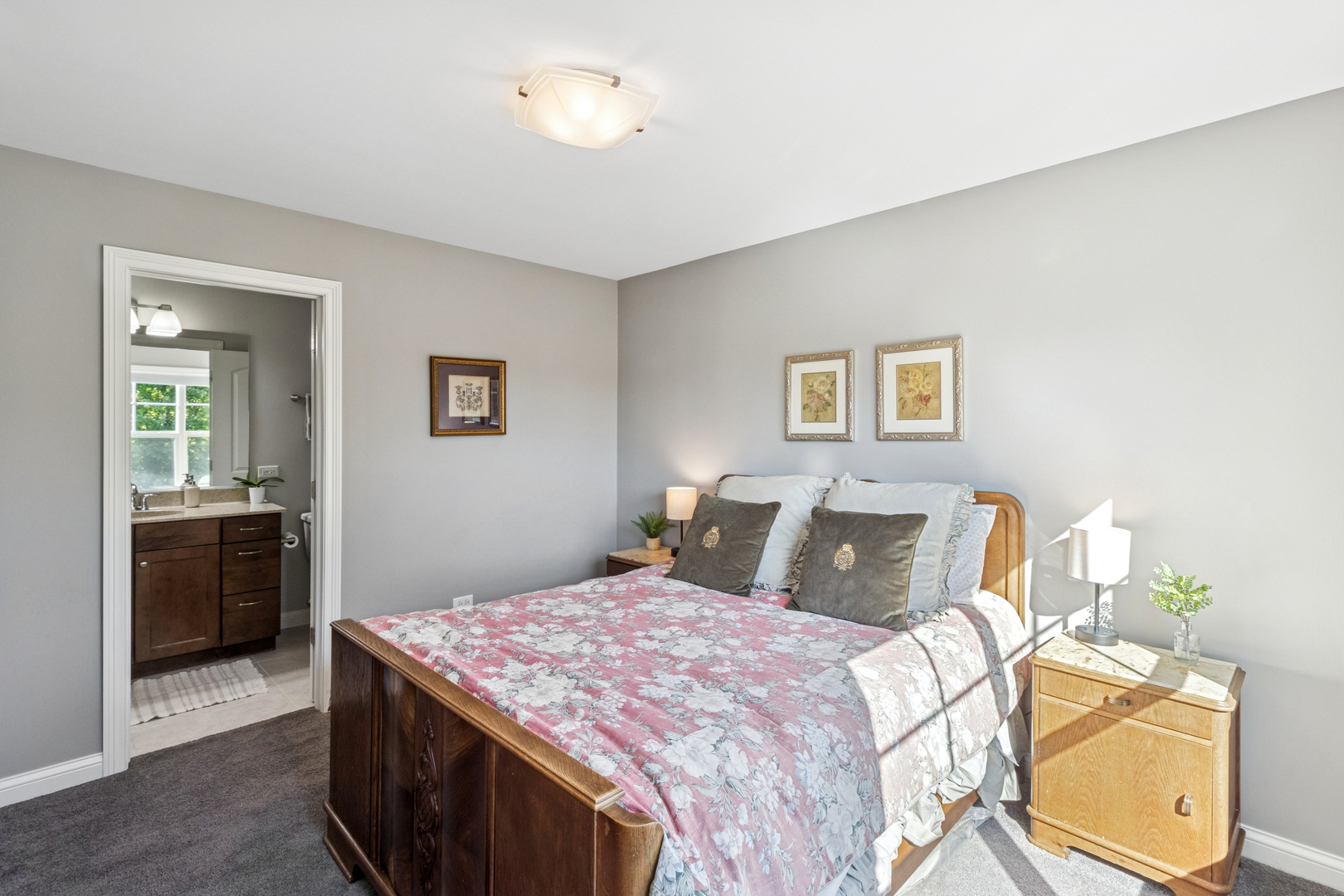 1409 E Harrison Avenue, Wheaton, IL 60187