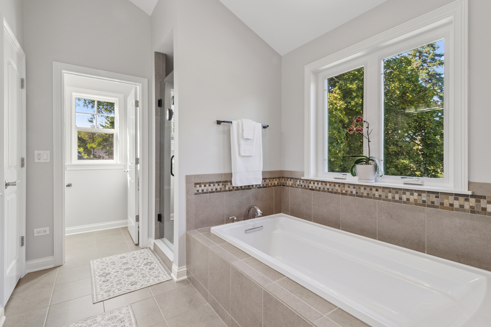 1409 E Harrison Avenue, Wheaton, IL 60187