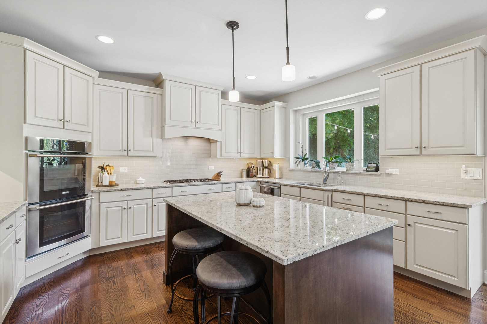 1409 E Harrison Avenue, Wheaton, IL 60187