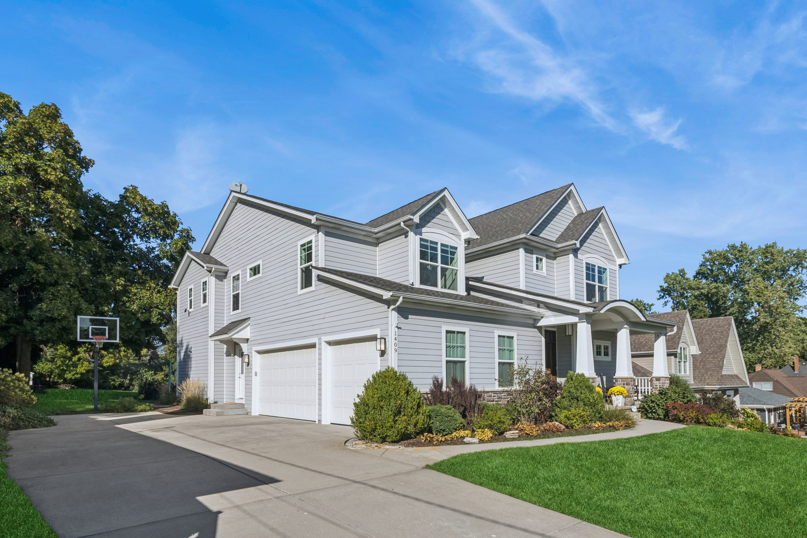 1409 E Harrison Avenue, Wheaton, IL 60187