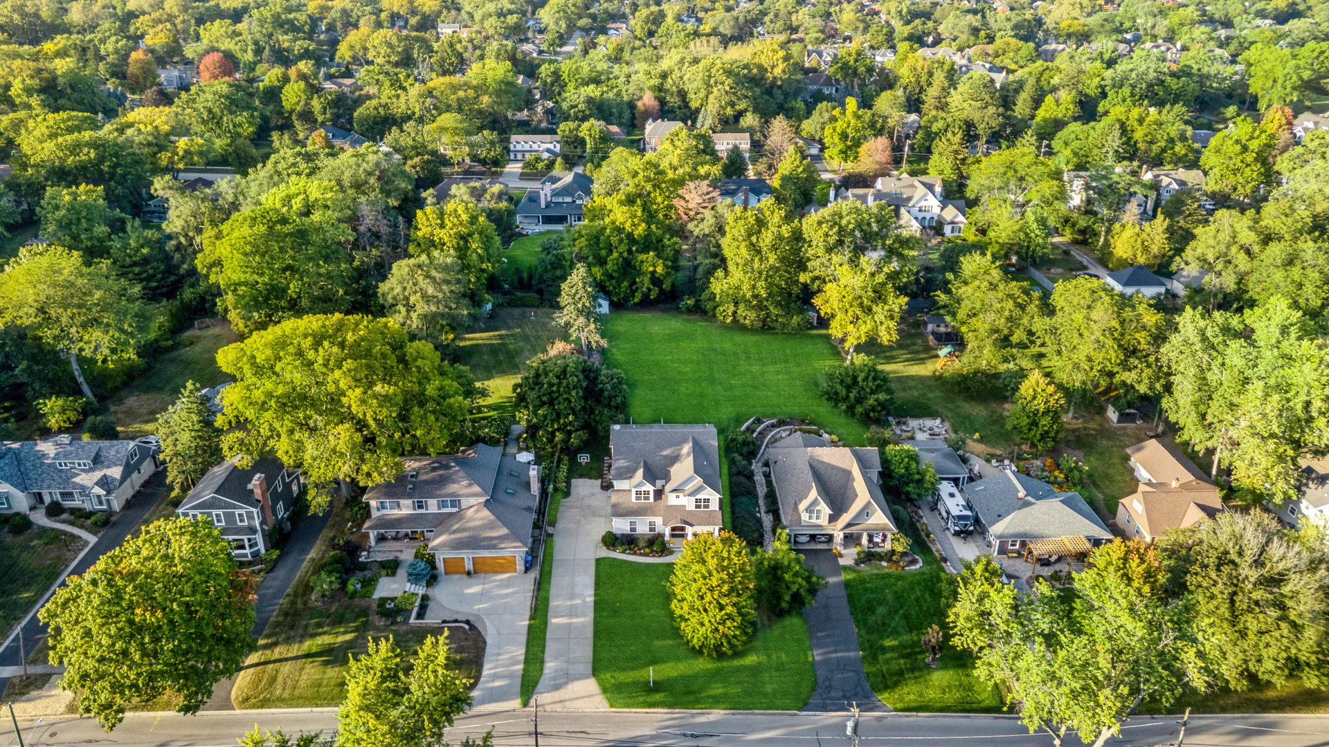 1409 E Harrison Avenue, Wheaton, IL 60187