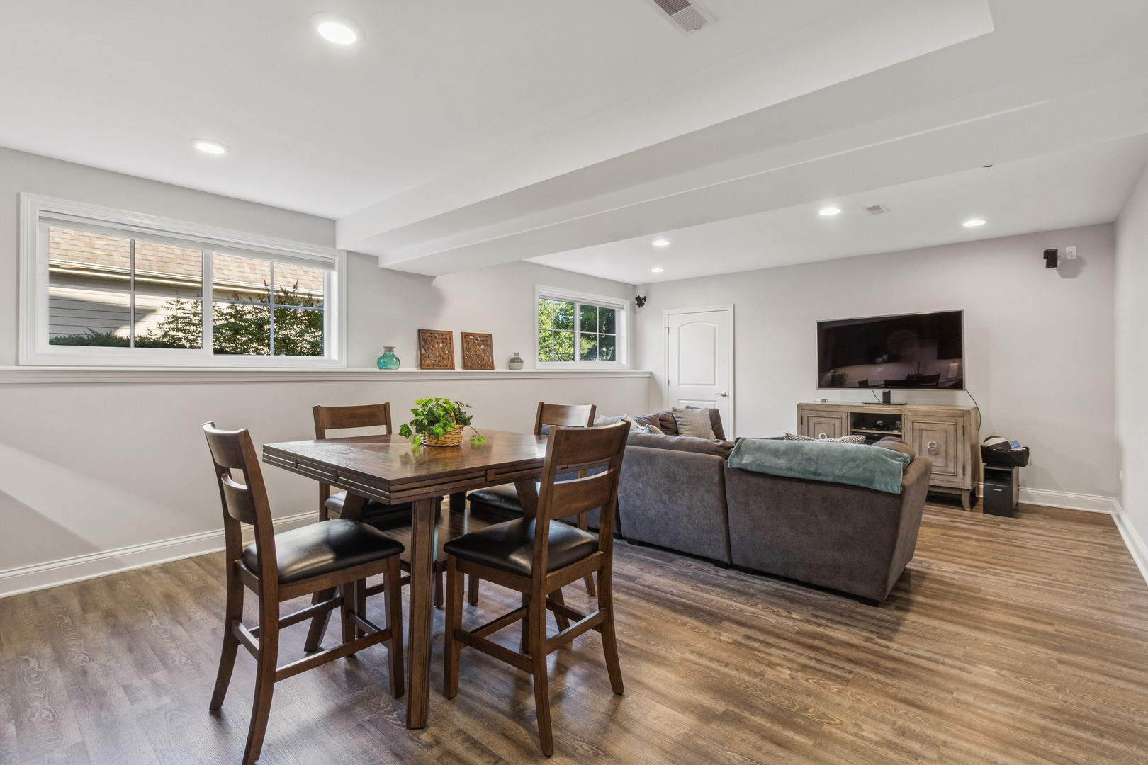 1409 E Harrison Avenue, Wheaton, IL 60187