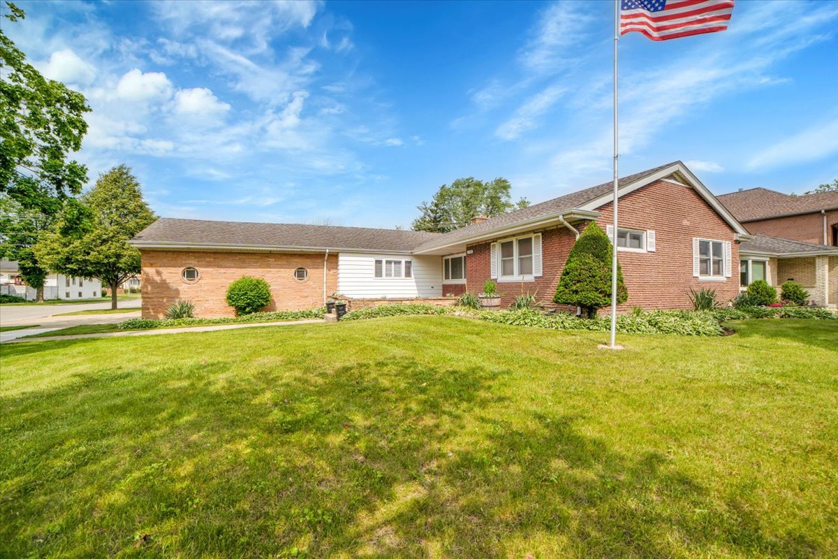 1303 Rice Street, Melrose Park, IL 60160