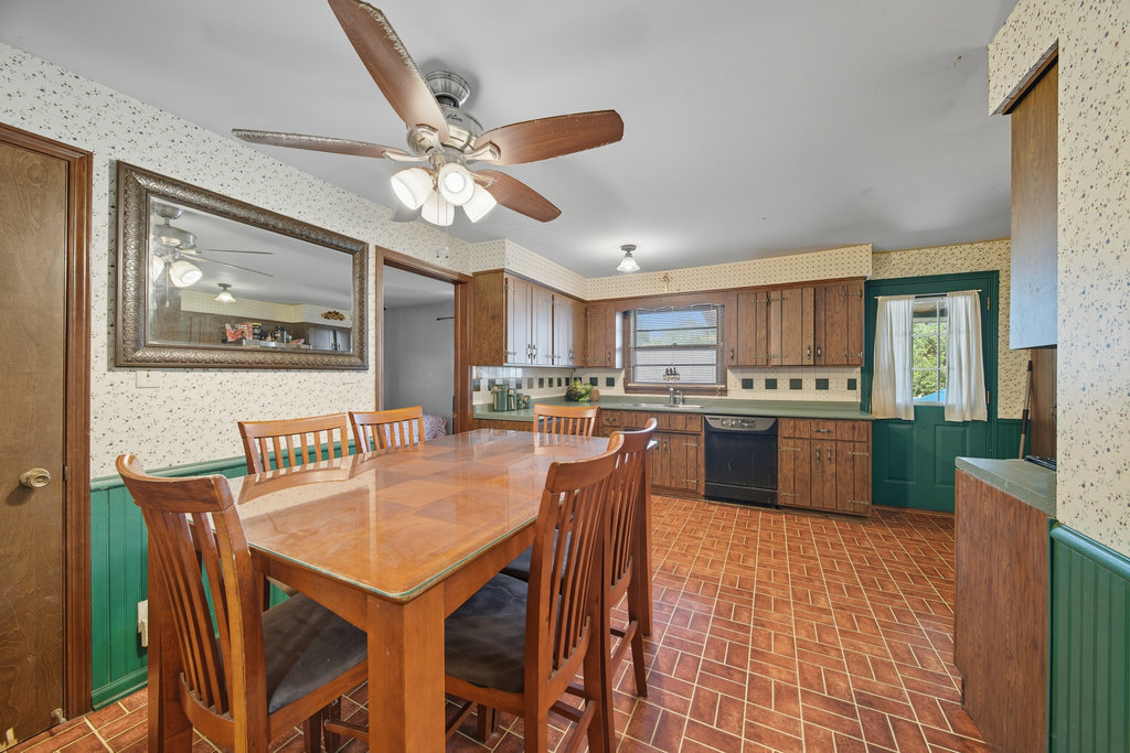 2616 Ridge Road, Lansing, IL 60438