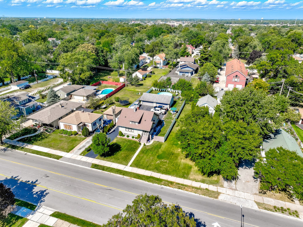 2616 Ridge Road, Lansing, IL 60438