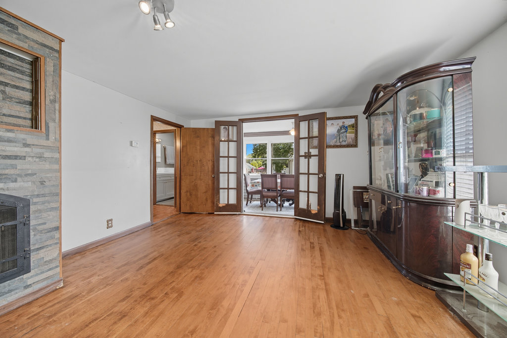 2616 Ridge Road, Lansing, IL 60438