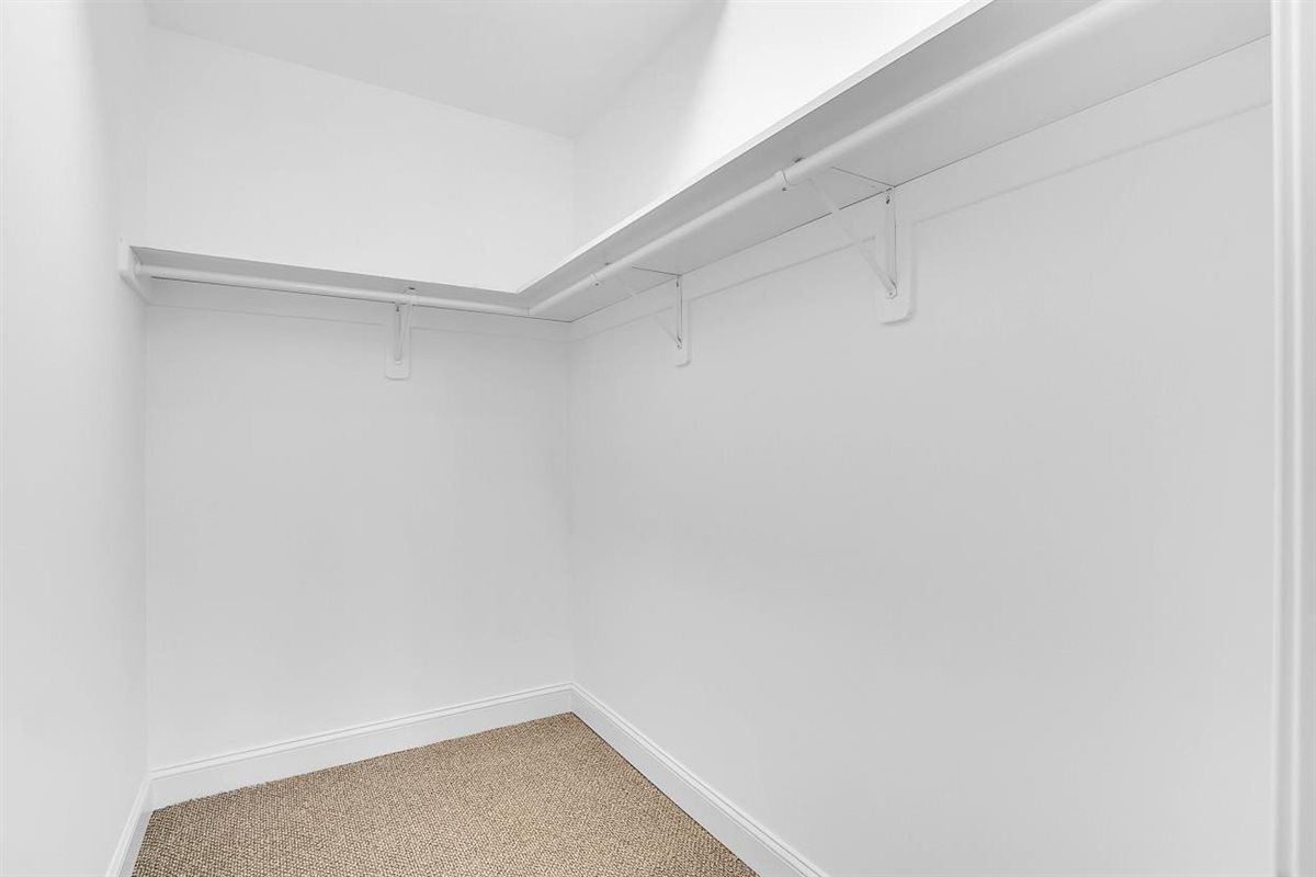 1322 W Belmont Avenue #2W, Chicago, IL 60657