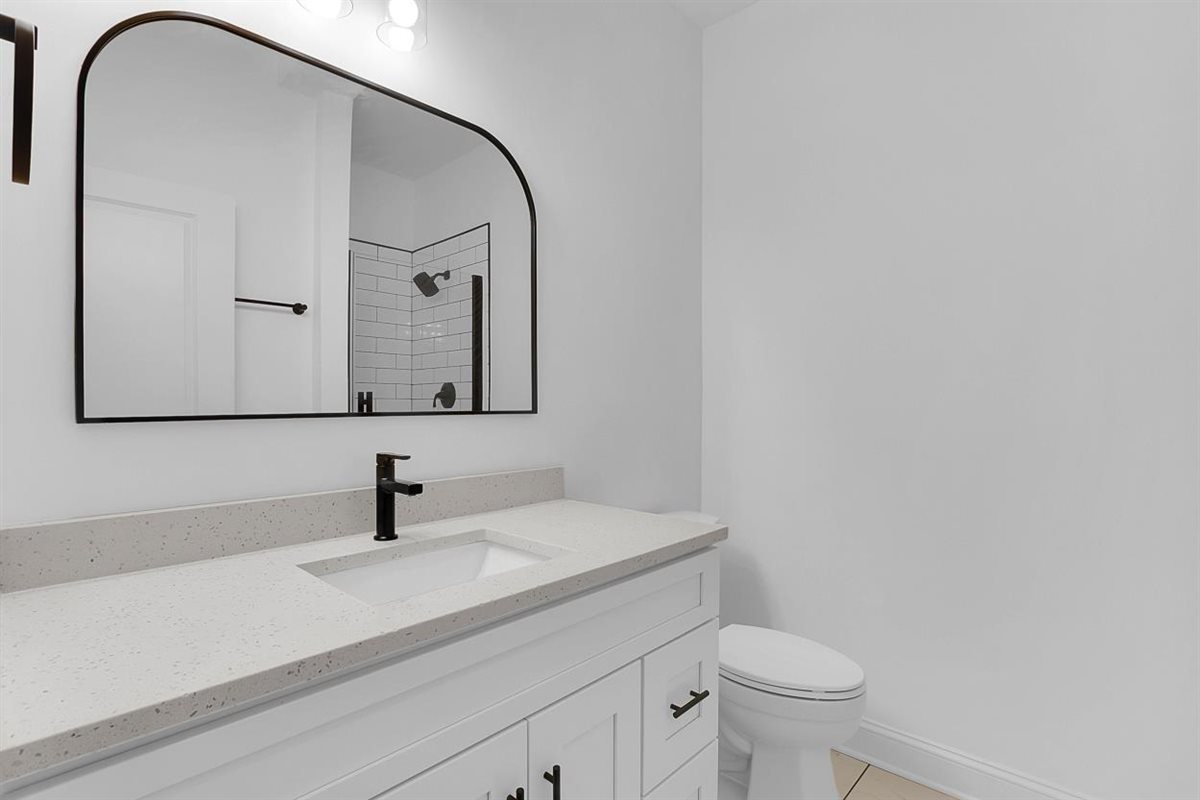 1322 W Belmont Avenue #2W, Chicago, IL 60657