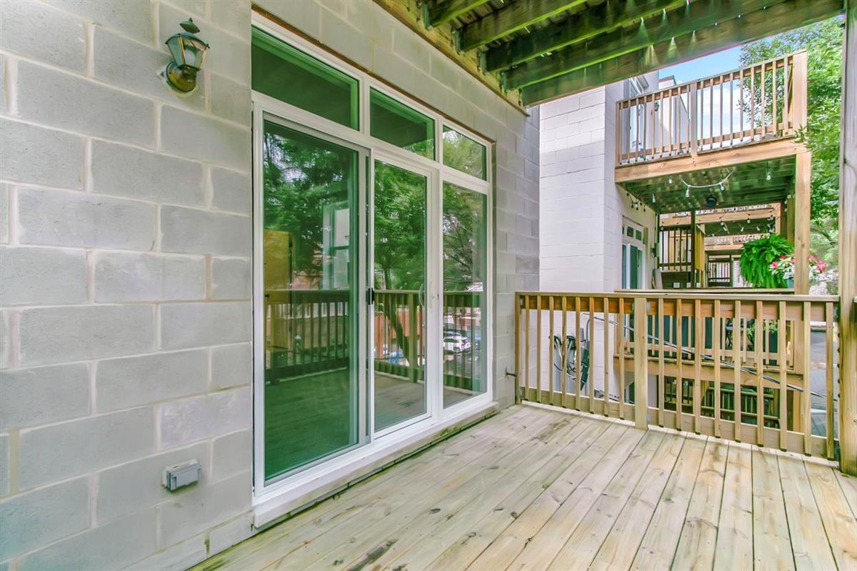 1322 W Belmont Avenue #2W, Chicago, IL 60657