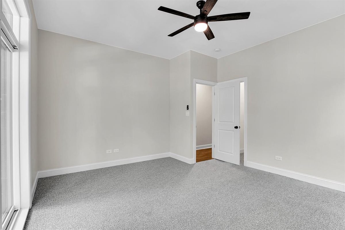 1322 W Belmont Avenue #2W, Chicago, IL 60657