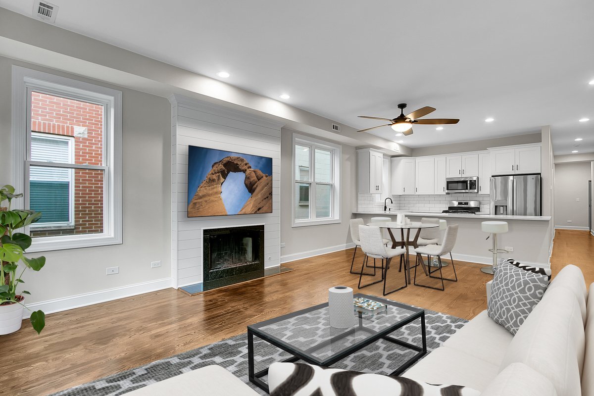 1322 W Belmont Avenue #2W, Chicago, IL 60657