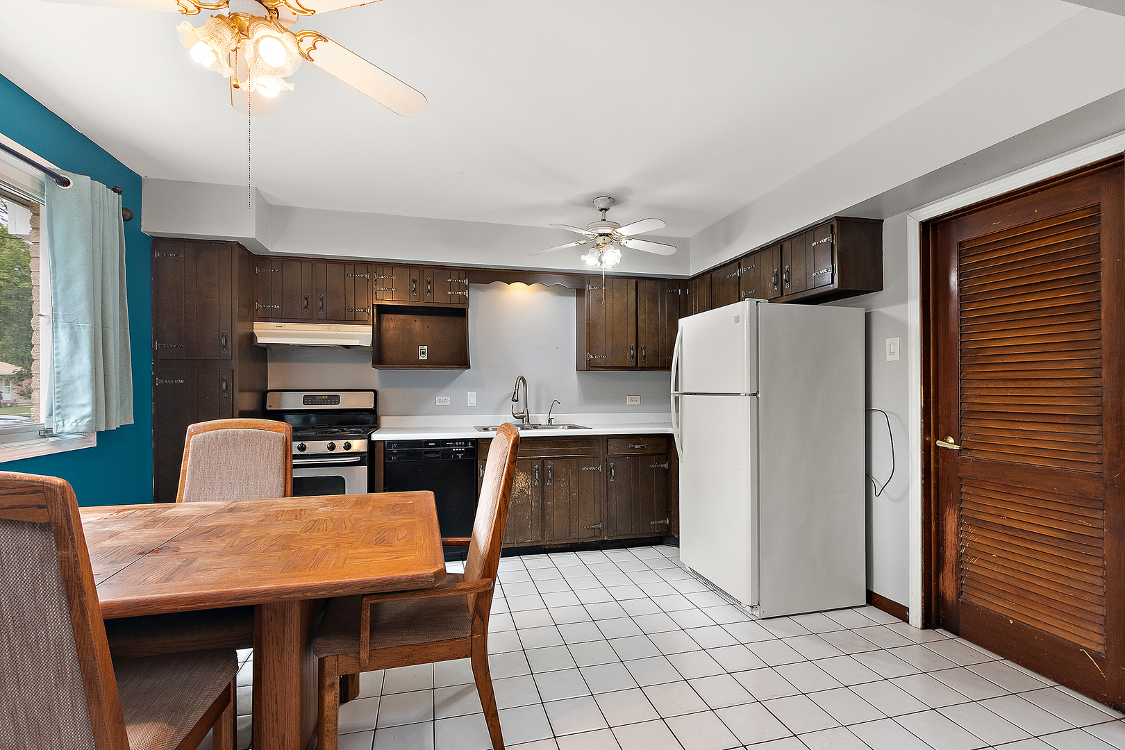 3129 Butler Avenue, Steger, IL 60475