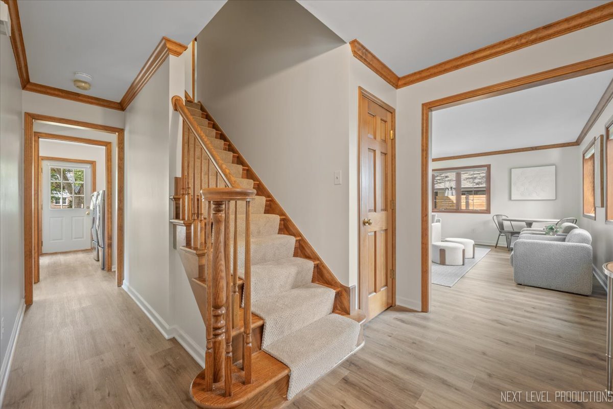 1015 S 6th Street, St. Charles, IL 60174