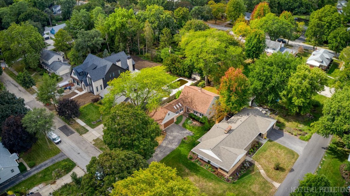 1015 S 6th Street, St. Charles, IL 60174