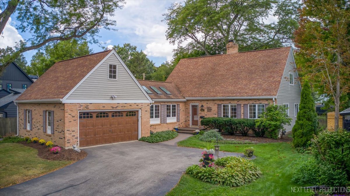 1015 S 6th Street, St. Charles, IL 60174