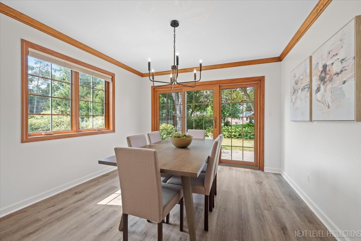 1015 S 6th Street, St. Charles, IL 60174