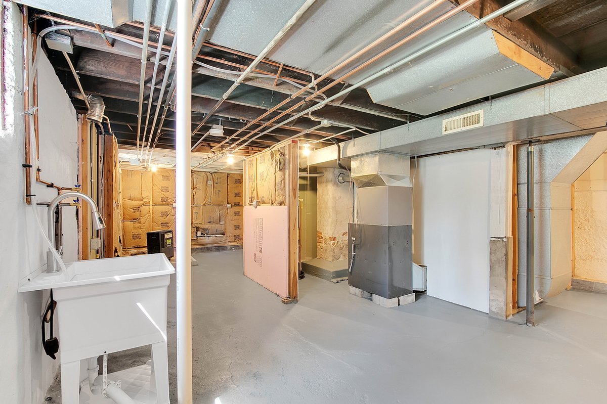 311 N Kinzie Street, Thornton, IL 60476