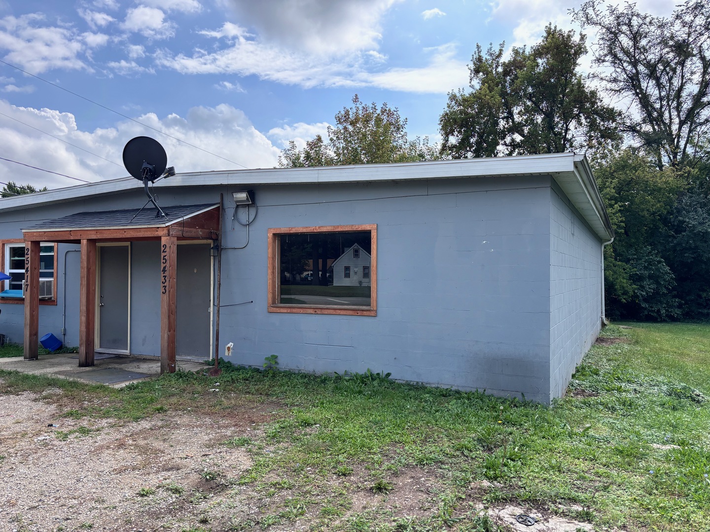 25433 W Il Route 173, Antioch, IL 60002