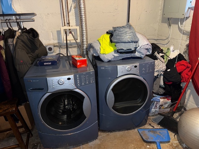 574 S Lasalle Street, Aurora, IL 60505