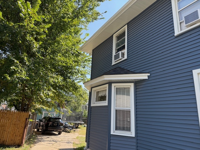 574 S Lasalle Street, Aurora, IL 60505