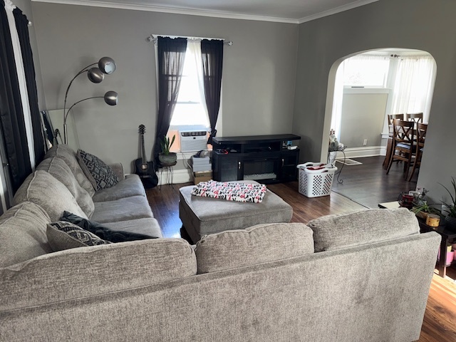 574 S Lasalle Street, Aurora, IL 60505