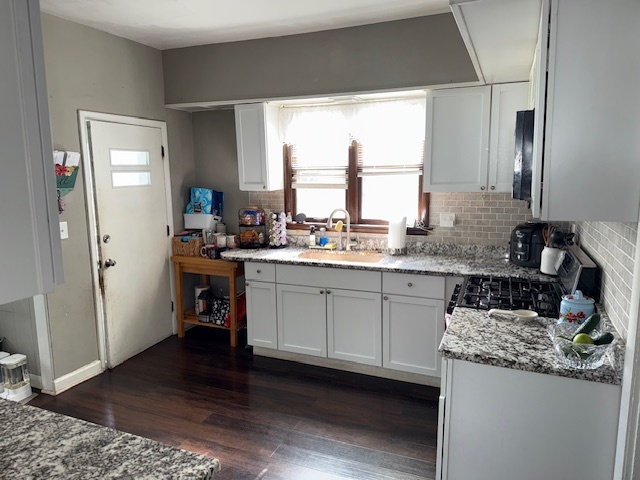 574 S Lasalle Street, Aurora, IL 60505