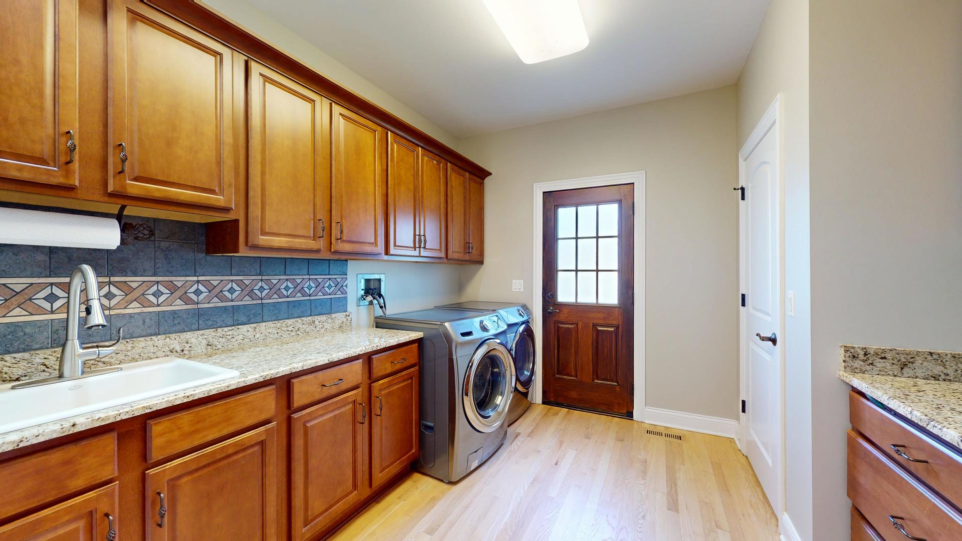 162 Cardinal Drive, Hawthorn Woods, IL 60047