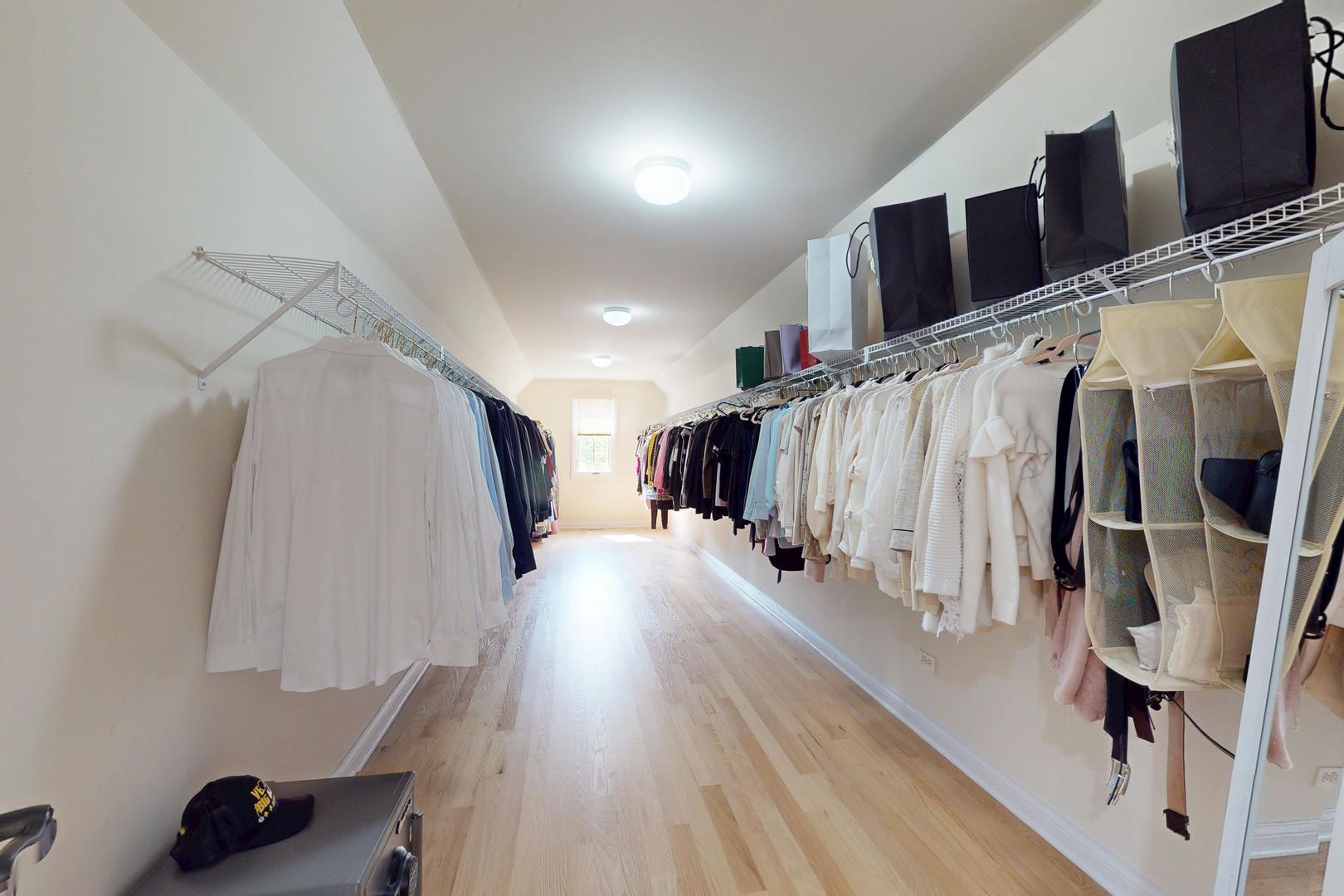 162 Cardinal Drive, Hawthorn Woods, IL 60047