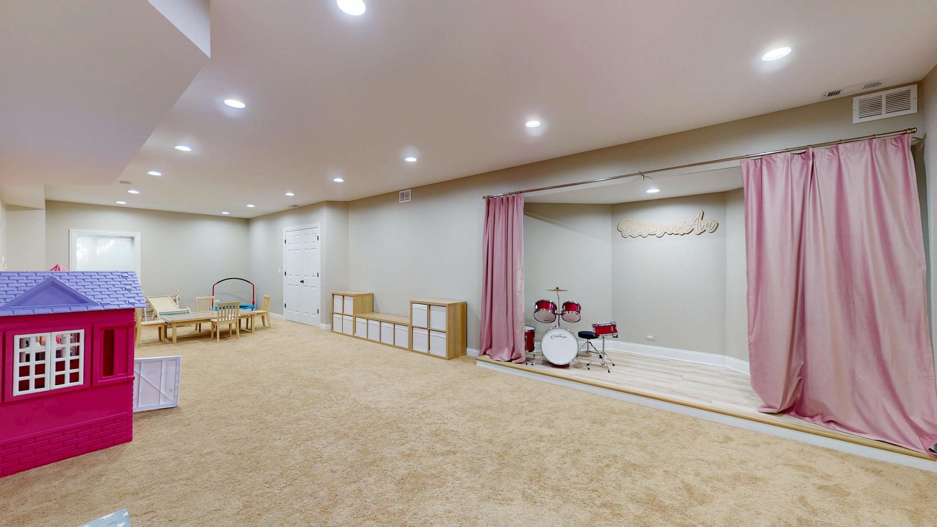 162 Cardinal Drive, Hawthorn Woods, IL 60047