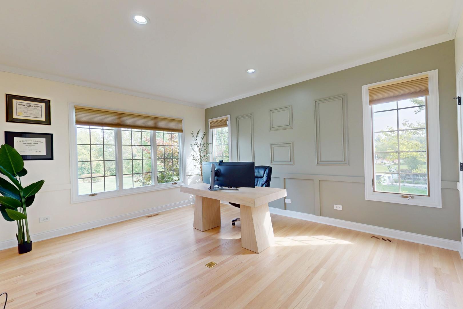 162 Cardinal Drive, Hawthorn Woods, IL 60047