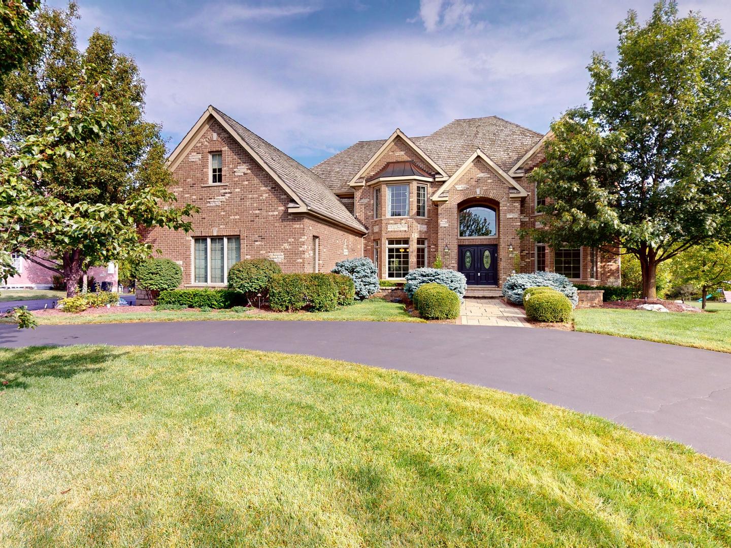 162 Cardinal Drive, Hawthorn Woods, IL 60047