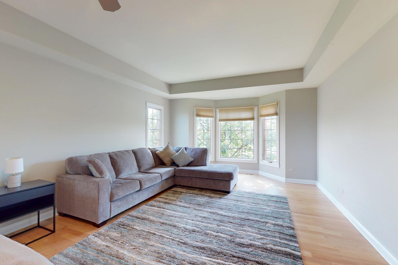 162 Cardinal Drive, Hawthorn Woods, IL 60047