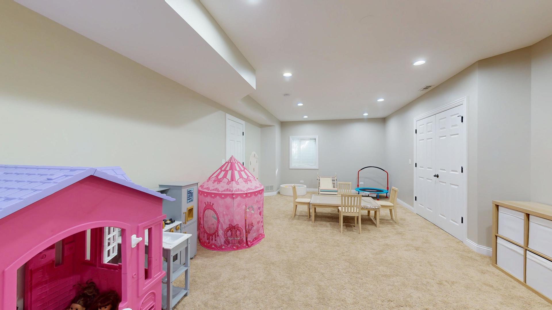 162 Cardinal Drive, Hawthorn Woods, IL 60047