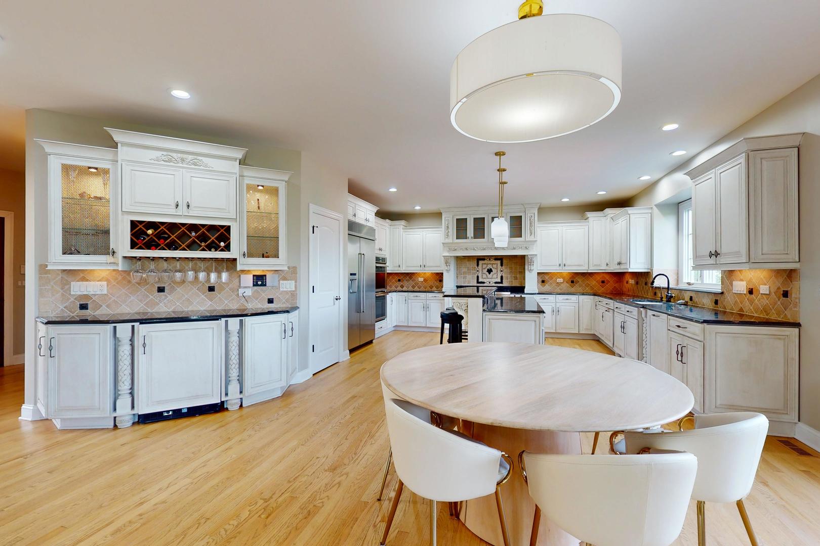 162 Cardinal Drive, Hawthorn Woods, IL 60047