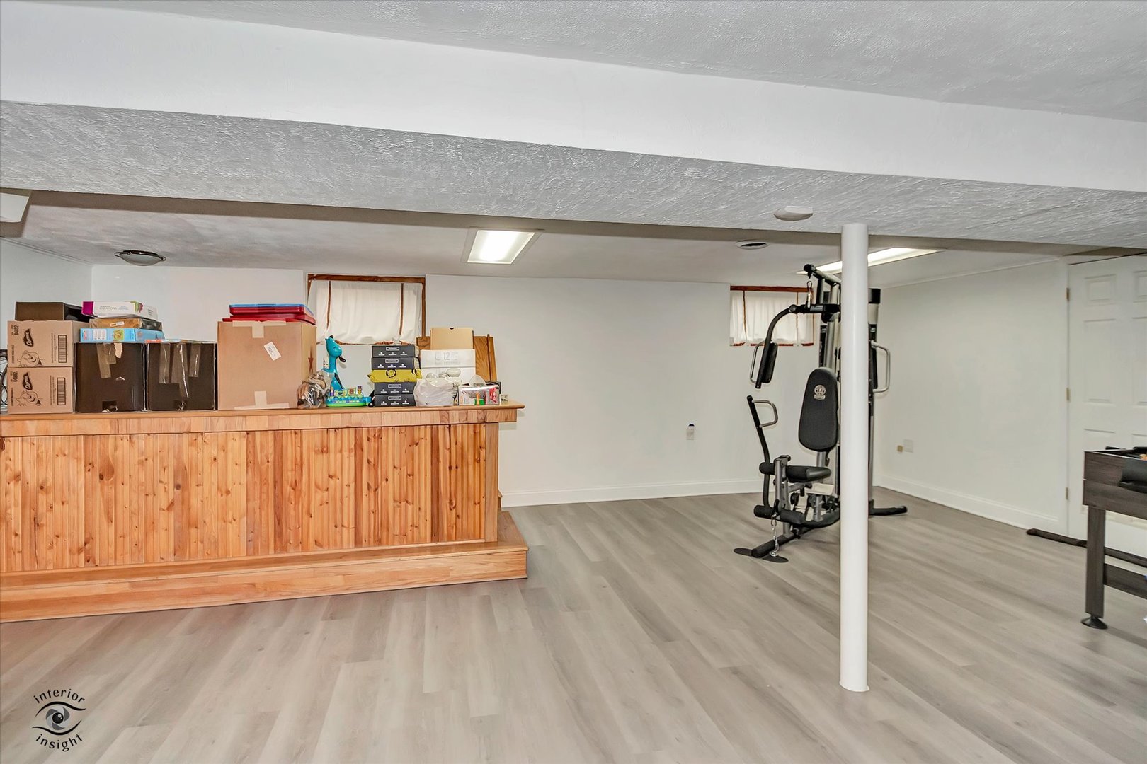 9521 S SAWYER Avenue, Evergreen Park, IL 60805